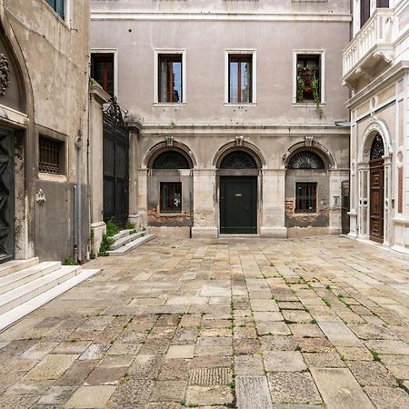 Apartmán Palazzo Borgoloco Benátky Exteriér fotografie